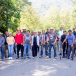 Encabeza Omar Herrero faena comunitaria para rehabilitar el acceso a La Gruta en Tlapacoya