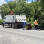 Tecali de Herrera inicia trabajos de bacheo en la carretera Tecali-Tepeaca y el Barrio de Guadalupe