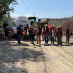 Inician trabajos de mantenimiento en la calle Maravillas de San José Miahuatlán