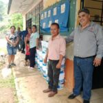 Ayotoxco de Guerrero fortalece infraestructura educativa con entrega de impermeabilizante en Metzonapa