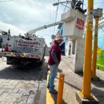 Amozoc repara semáforo en la calle Francisco I. Madero para fortalecer la seguridad vial