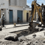 Tepatlaxco de Hidalgo atiende socavón provocado por las lluvias para garantizar la seguridad vial