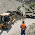 Gobierno de Jalpan refuerza trabajos con maquinaria en comunidades y vialidades