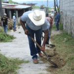 Realizan faena comunitaria de limpieza y mantenimiento en la colonia Barrio Grande de Pantepec