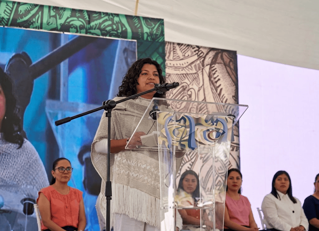 Rinde Karina Pérez Popoca Segundo Informe de Labores