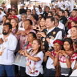 Alejandro Armenta entrega estímulos en el marco del Día de los Pueblos Indígenas