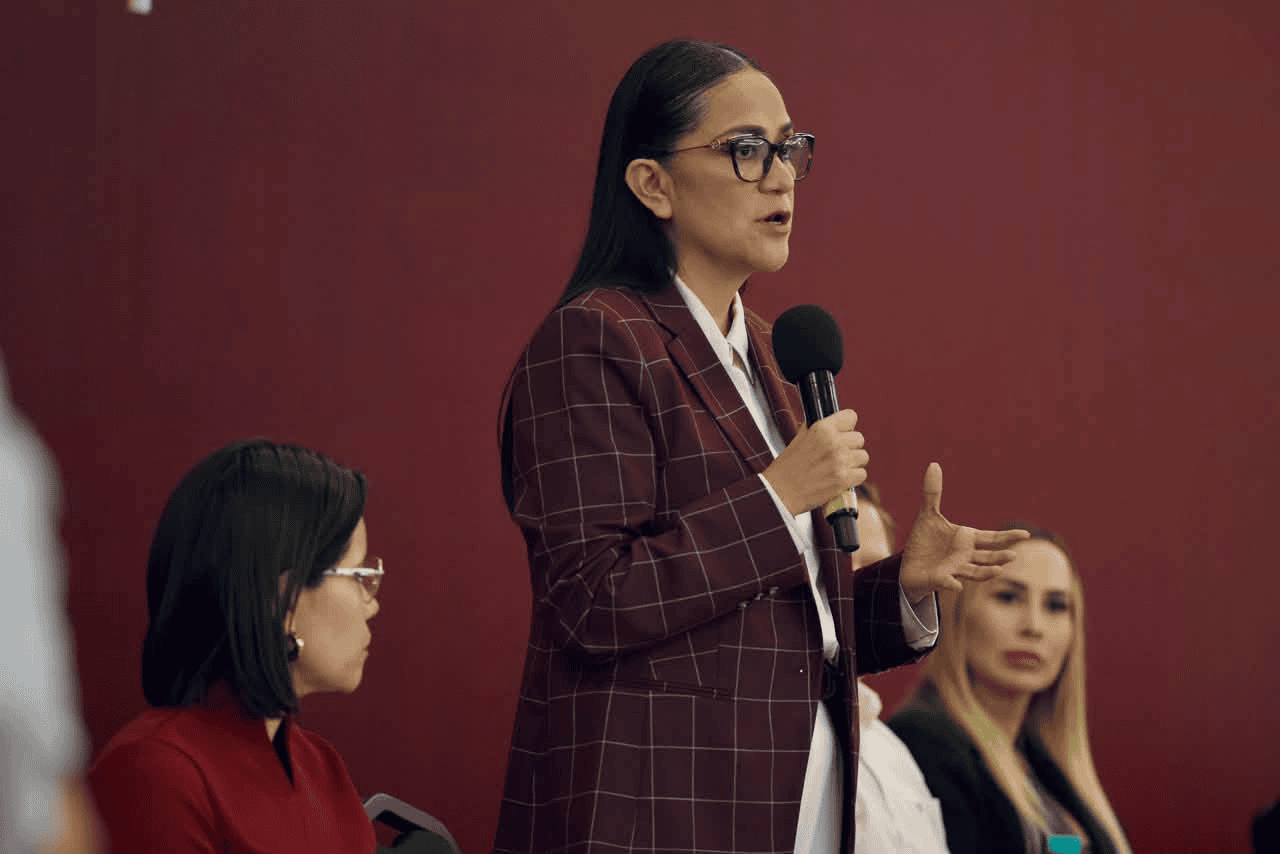 “Fox reagrupa a la mafia del poder”: Ariadna Montiel