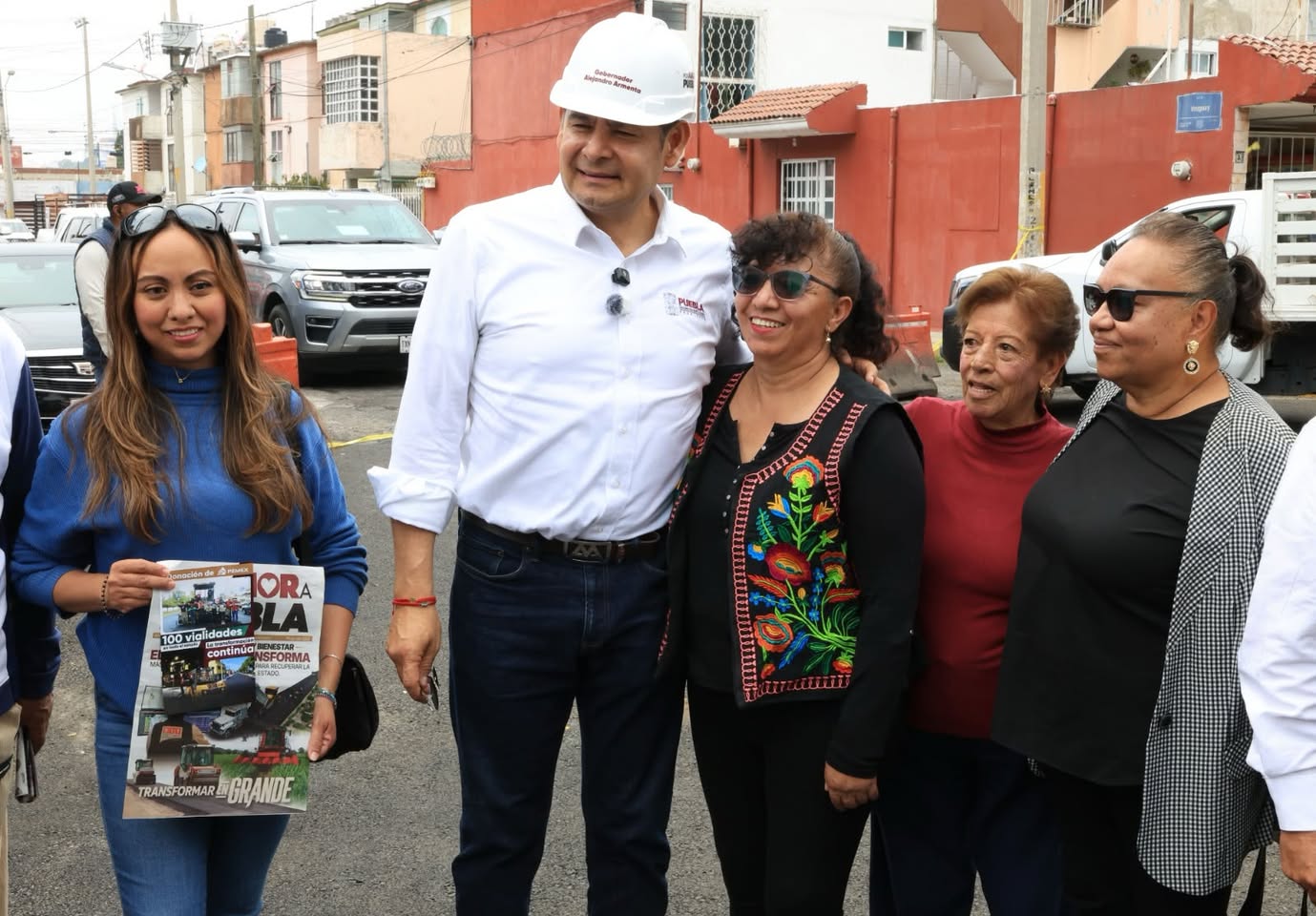Gobierno de Puebla rehabilitará 76 vialidades con apoyo de Pemex y trenes de pavimentación