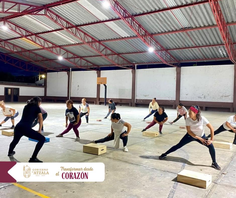 Atzala impulsa activación física con Taller de Zumba