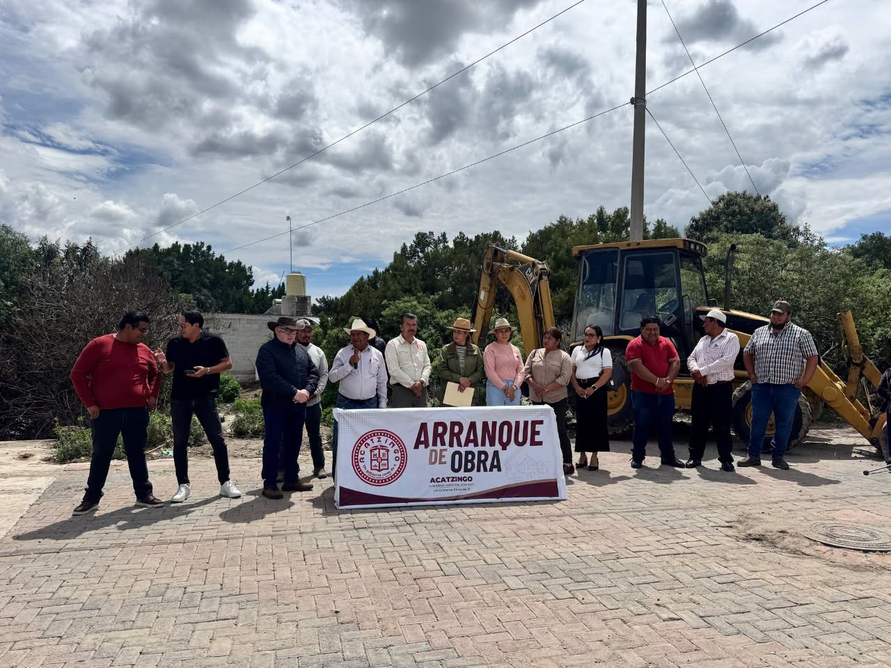 Acatzingo inicia continuación del adoquinamiento de la calle Arroyo Seco en Ranchería de Hernández
