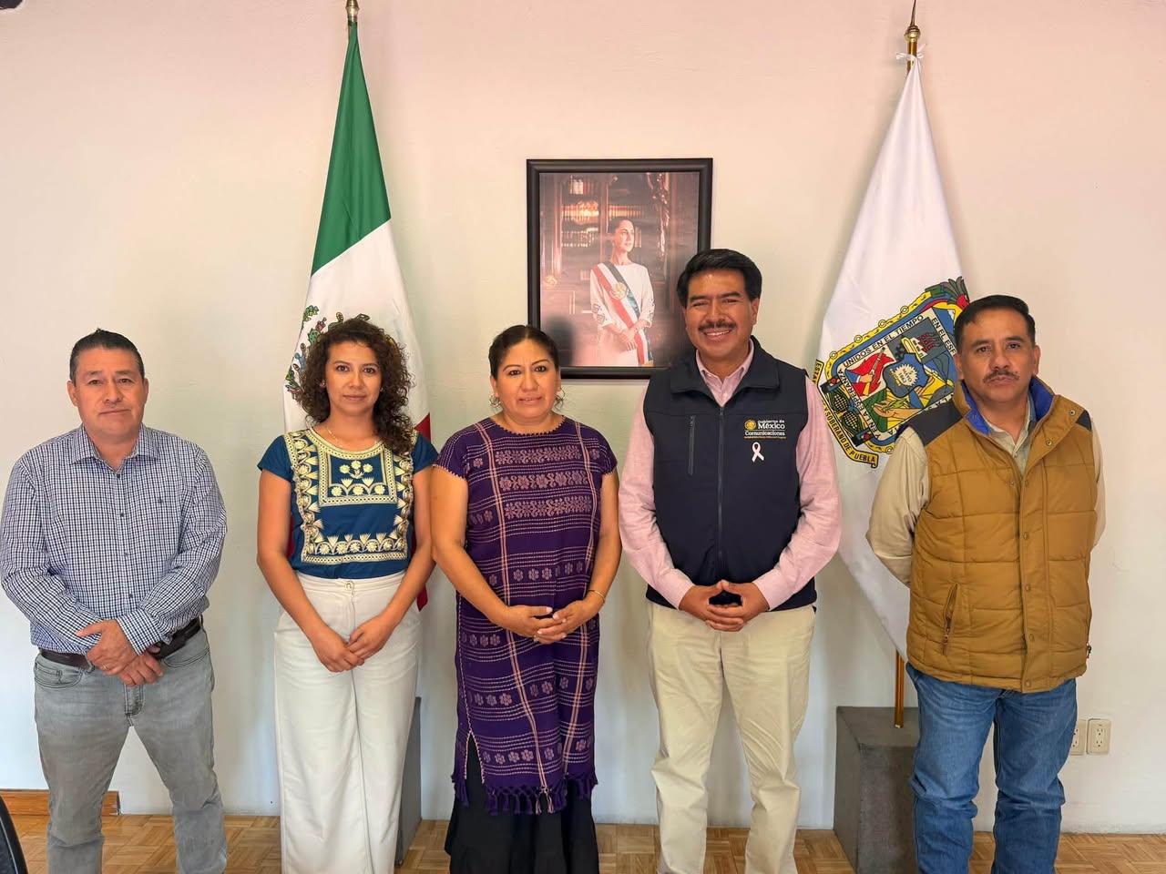 Ayuntamiento de Chila y SICT dan seguimiento a obras de Caminos Artesanales para mejorar la conectividad