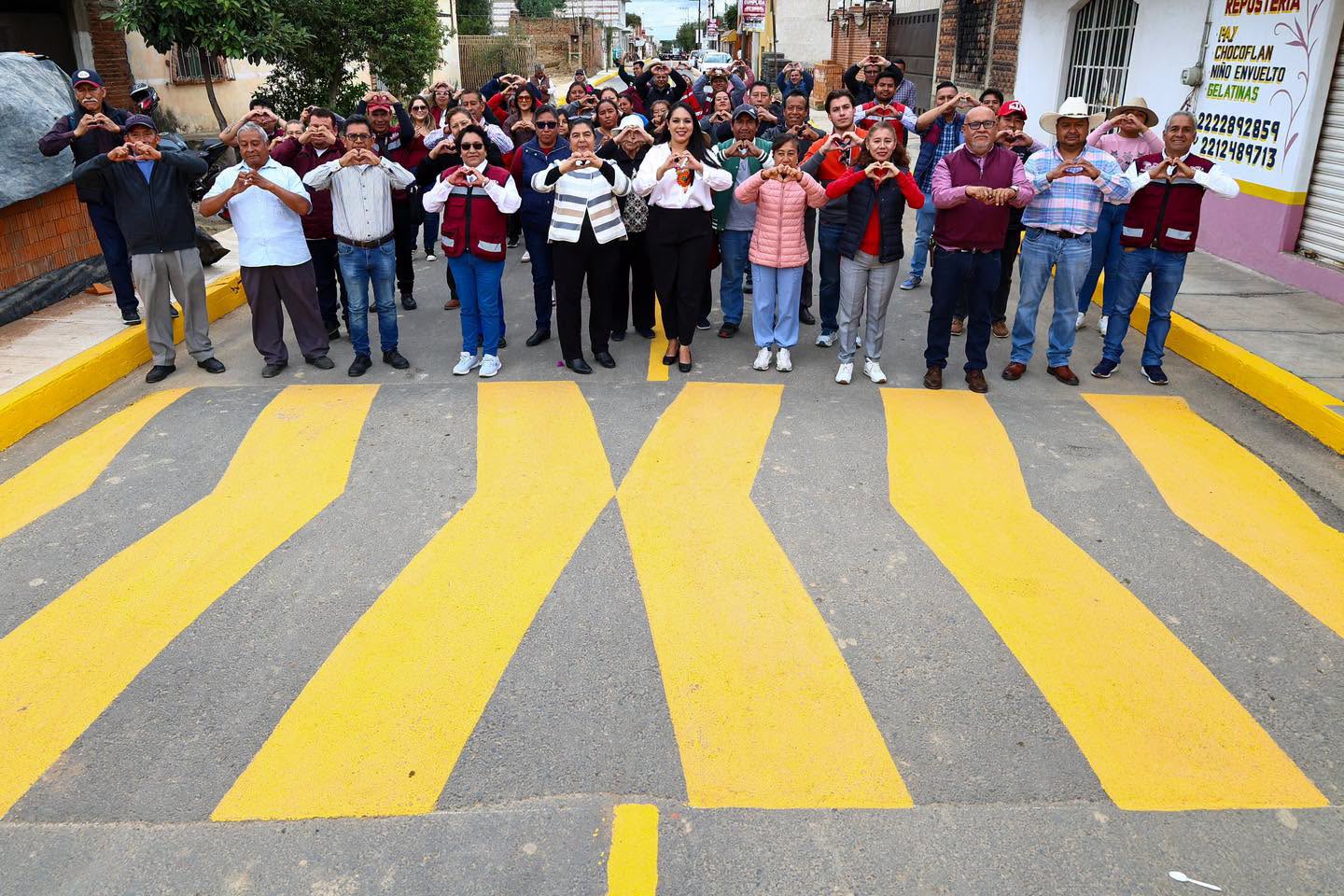 Tonantzin Fernández entrega pavimentación de la calle Industria en San Pedro Cholula