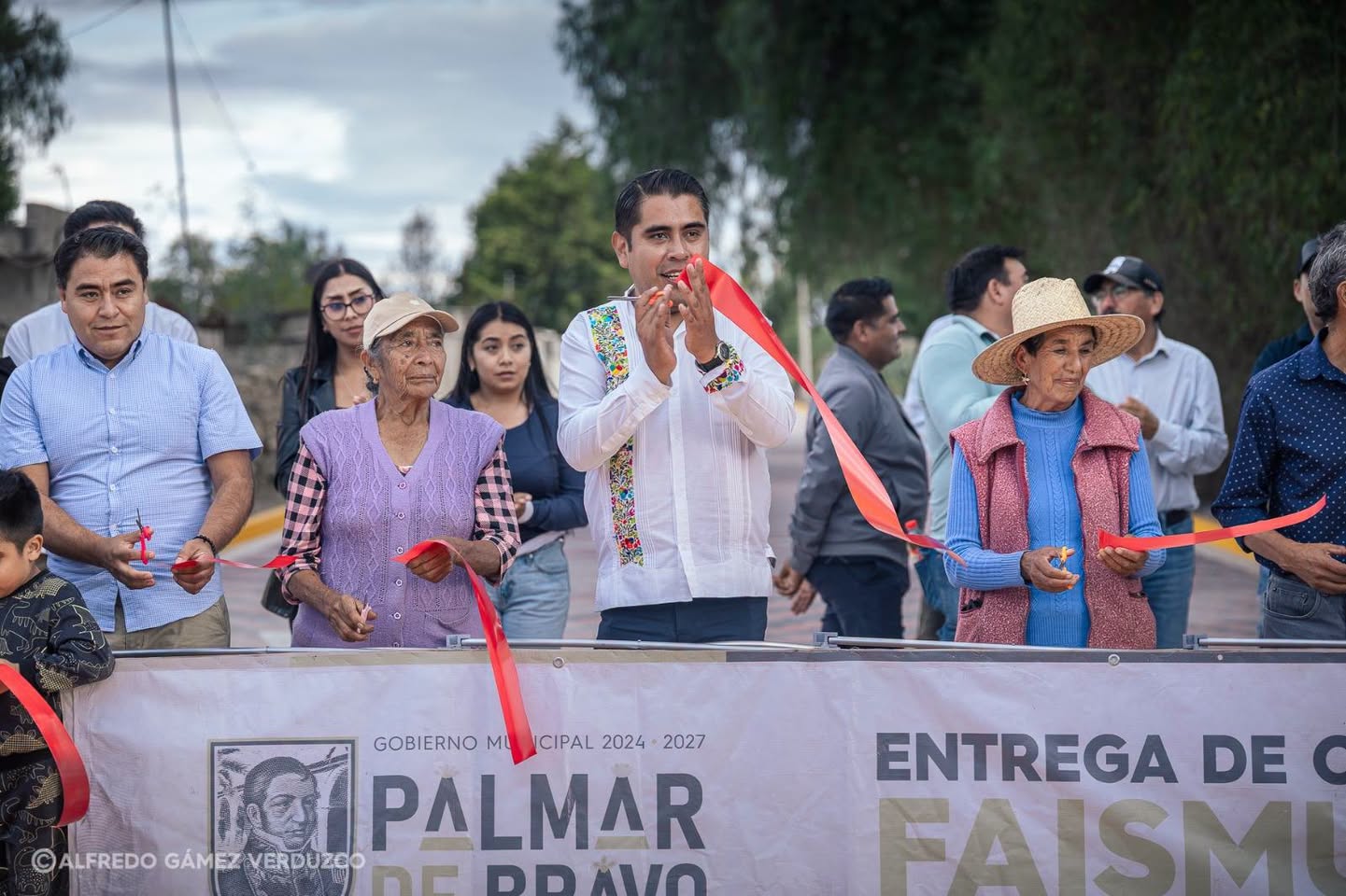 Juan Carlos Varillas entrega obras de infraestructura vial y agua potable en Palmar de Bravo