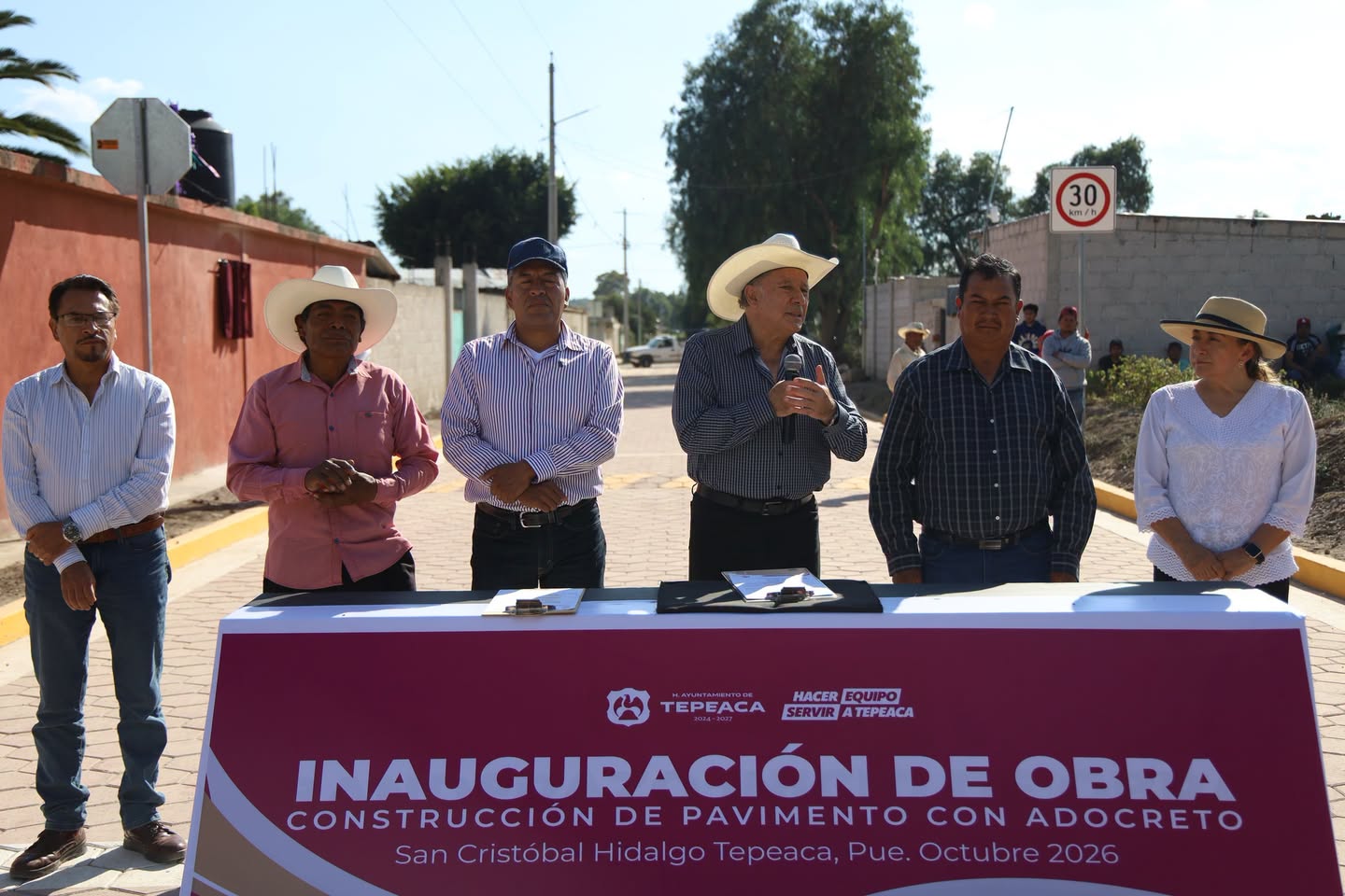 Ayuntamiento de Tepeaca inaugura pavimentación con adocreto en San Cristóbal Hidalgo